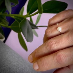 Simple pearl Ring