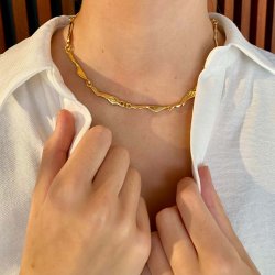 Isabella'S Halsk�de