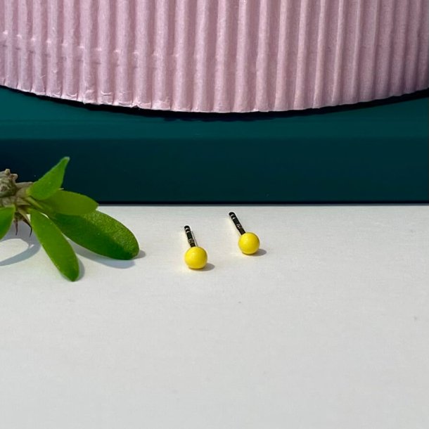 Pins yellow rering