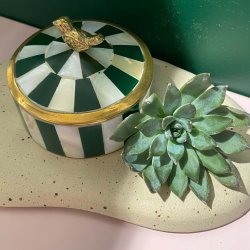 Stor cirkus smykkeske med fugl