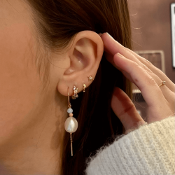 Tiny Click Moon hoop